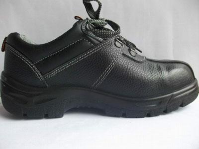 劳保鞋 产品描述:劳保鞋 公司主营:东莞包装材料,防静电产品,劳保用品